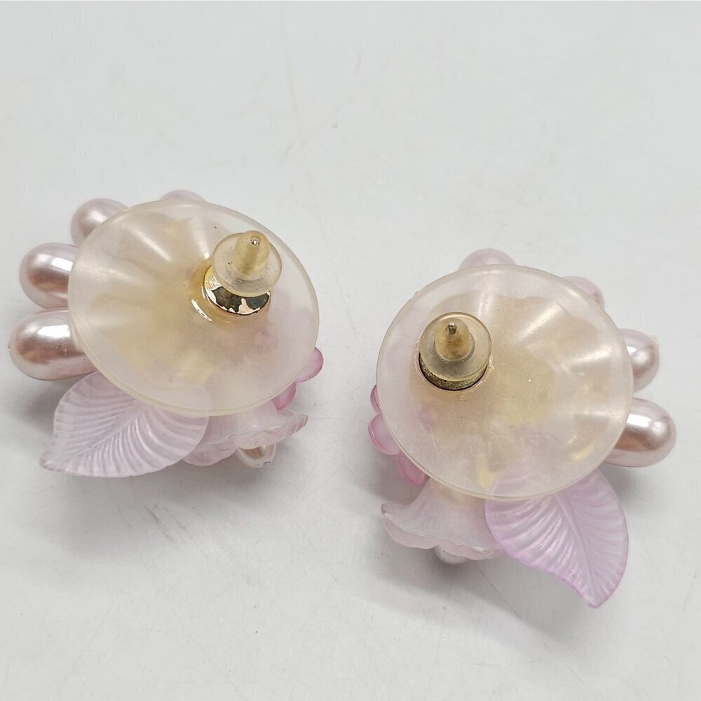 Vintage 1980s Pink Floral Stud Earrings With Faux Pearl Acrylic Leaf Accents - Picture 4 of 5